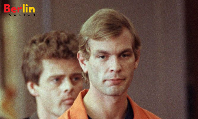 Jeffrey Dahmer betritt das Gericht